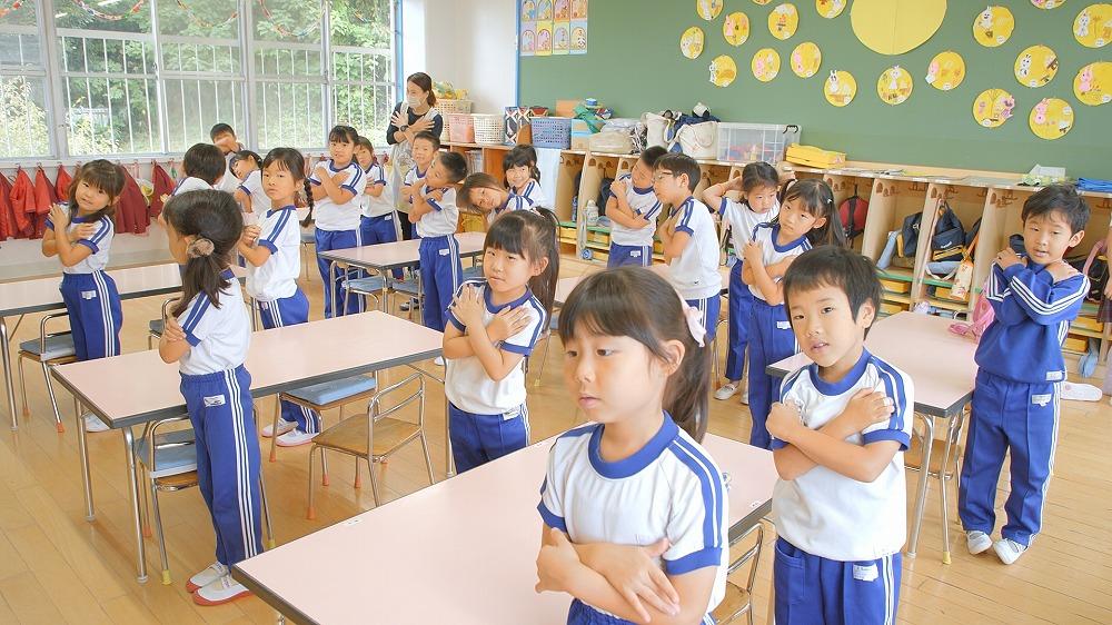 10:00~ おはじまり(朝の会)、一斉保育